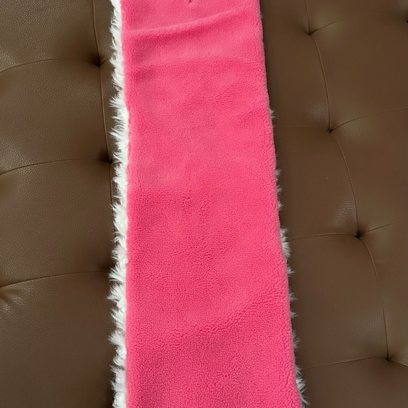Heurueh Faux Fur Hybrid pull-through Scarf | Pink and White | NWT - Picture 5 of 8